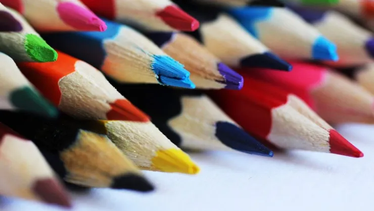 ¿Cuál es el color ideal para decorar tu casa para el 2025?