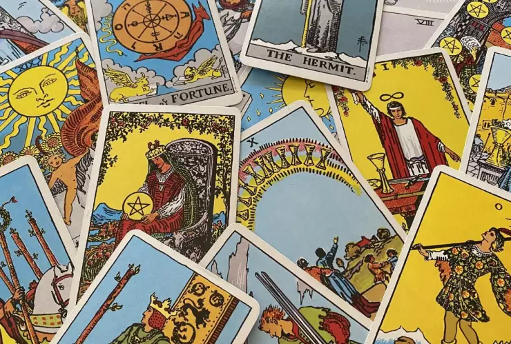 Esto le pasará a tu signo del zodiaco durante venus retrógrado, según el tarot