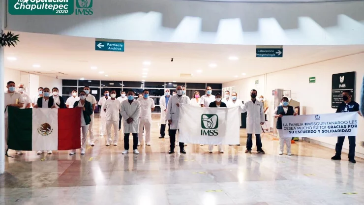 Médicos voluntarios de IMSS llegan a México para apoyar contra la COVID-19