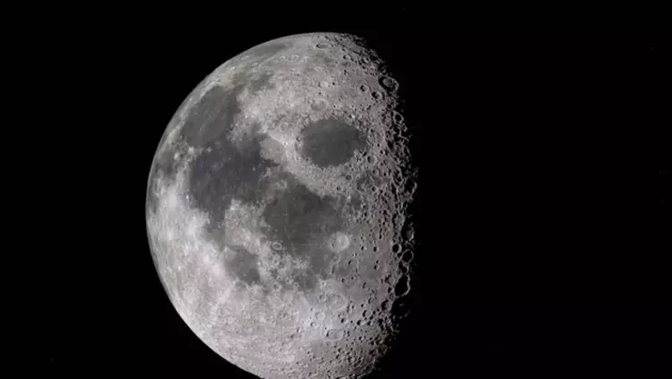 luna agua nasa.jpg
