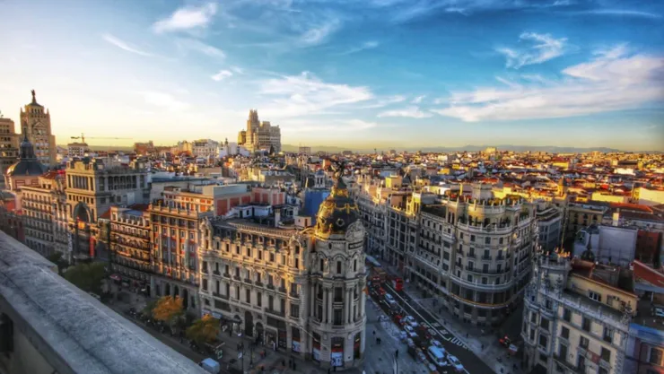 Madrid protesta en contra de las nuevas restricciones