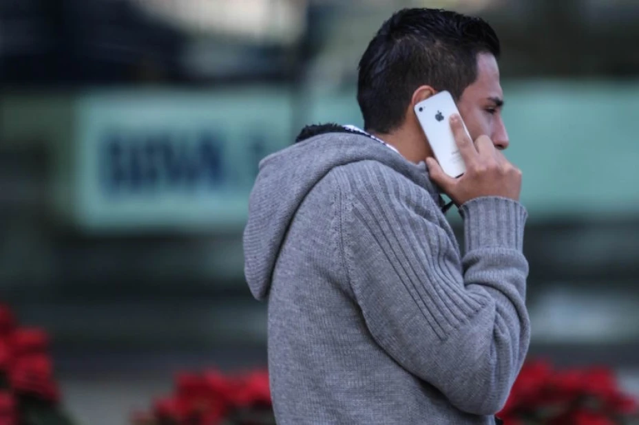 Robo celulares.