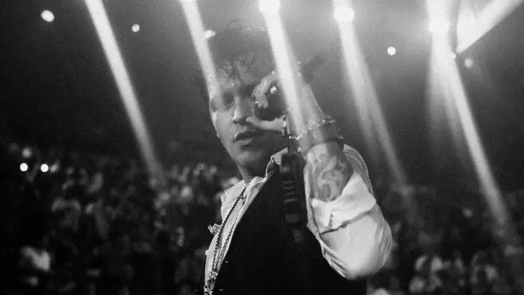 Christian Nodal REGRESA a los escenarios tras haber sido hospitalizado.jpg