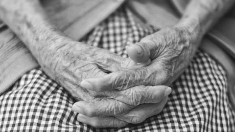 Mujer de edad avanzada