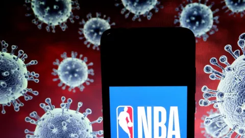 La NBA informó que 16 jugadores dieron positivo por COVID-19  