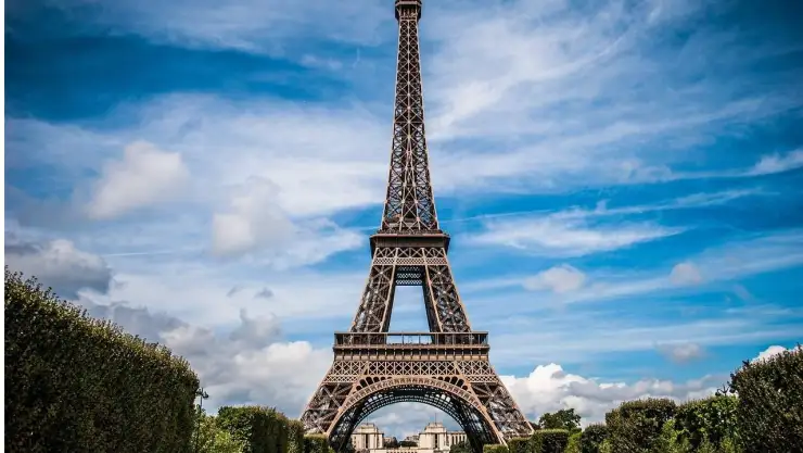 torre eiffel ilustrativa.jpg