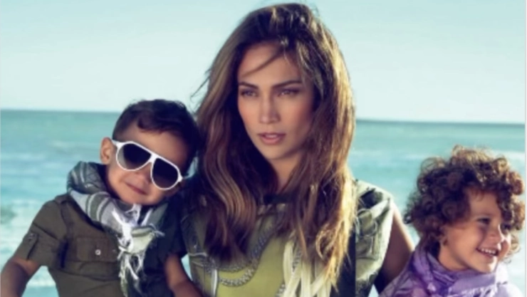 Jennifer Lopez con sus dos pequeños, cuando tenían menos de cinco años