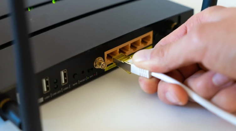 router empresa hombre.jpg