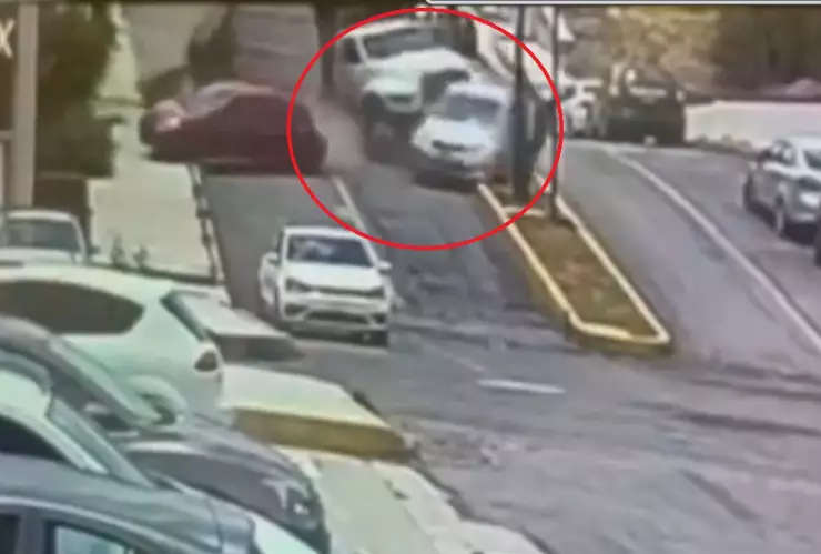 camión basura sin frenos choca 5 autos hidalgo video