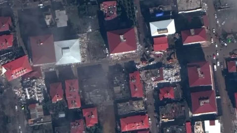 Cómo se ve desde el espacio zona de desastre tras sismos en Turquía