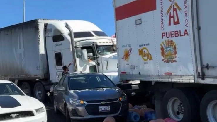 Choque múltiple se registra en la carretera Apizaco-Tlaxcala hoy 22 de noviembre de 2024