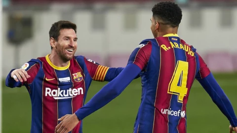 Messi y Ronald Araujo