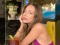 esther posando.jpg