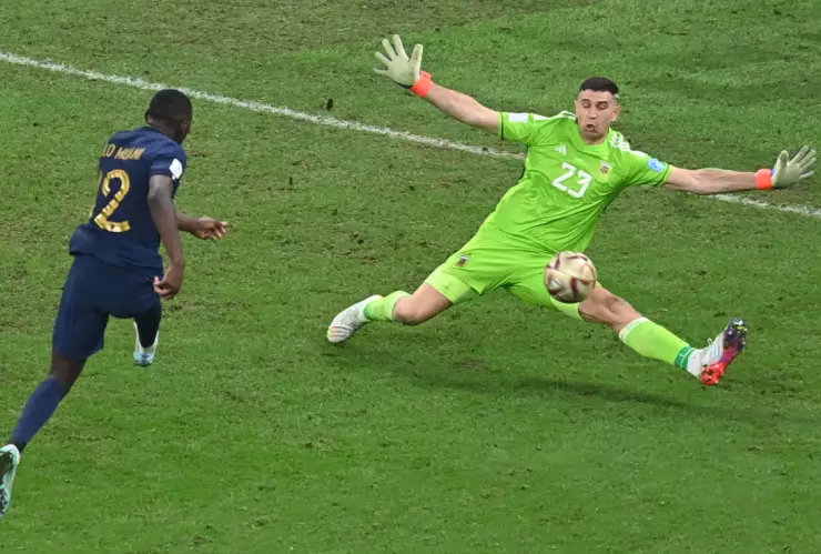 Dibu Martínez en la final de Qatar 2022