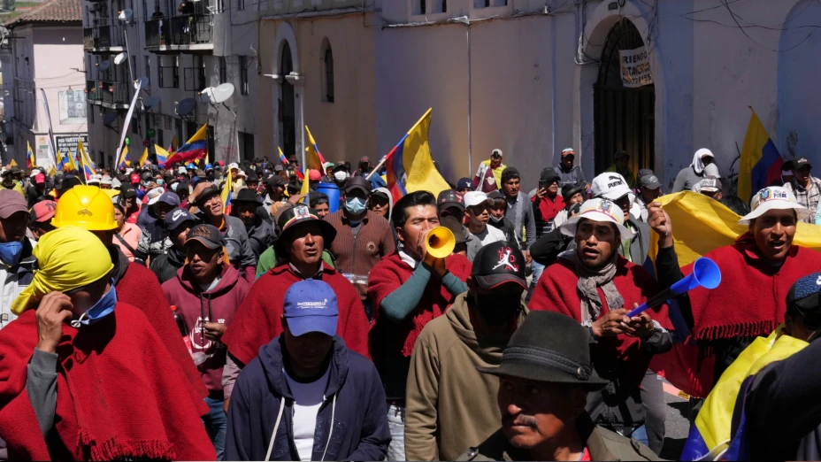 Manifestación de indígenas contra el gobierno de Ecuador.