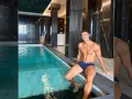 Cristiano Ronaldo en su alberca.jpg