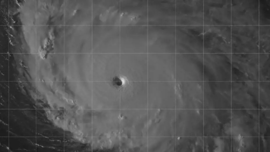 PORTADA huracan humberto cat 5.jpg