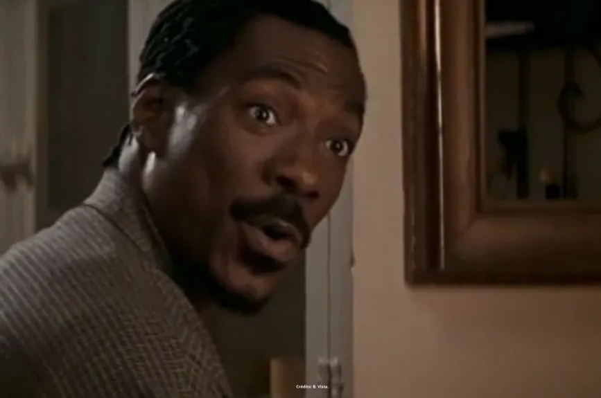 Te contamos por qué a Eddie Murphy lo atraparon con una chica trans y qué hacía con ella. (Escenas de la película ‘El negociador’ por Azteca 7)