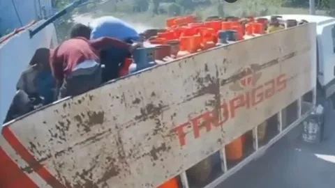 Terrible accidente deja a repartidor de gas con graves lesiones en la columna vertebral