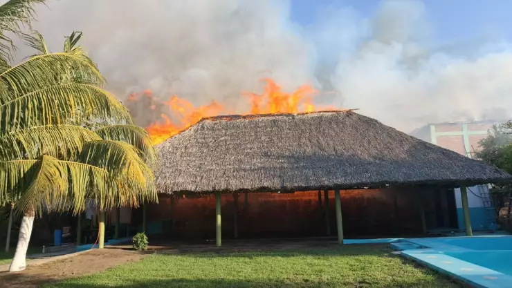 Incendio playa San Benito