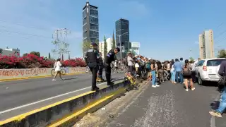 Bloqueo de ciclistas en la Recta a Cholula