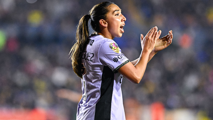 Karina Rodríguez en la Final entre América y Tigres