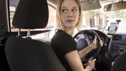 Aprender a estacionar en paralelo suele ser uno de los conocimientos más difíciles de adquirir