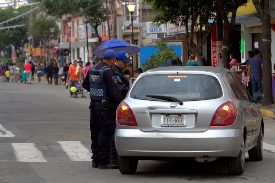 Policías rechazan soborno