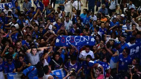 Esto dice la psicología de la afición del Cruz Azul