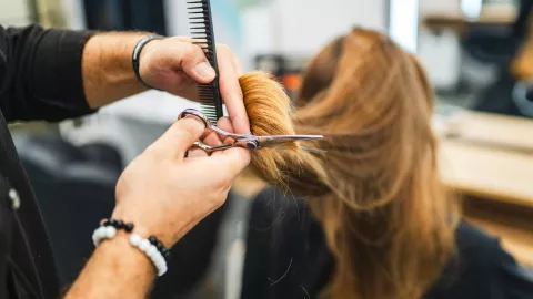 El minoxidil es usado para alargar el cabello