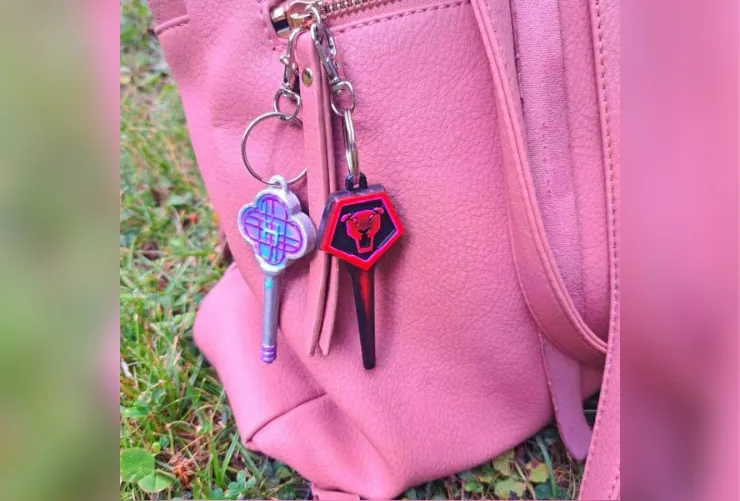 K-Pop Demon Hunters 3 llaveros e identificadores de mochila de HUNTRX para hacer en casa