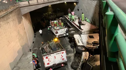 volcadura de tráiler en el sur de CDMX