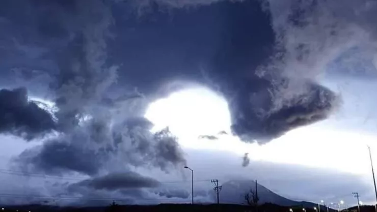 Extrañas nubes en Puebla desatan miedo a un posible desastre natural.jpg