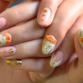 diseños de uñas inspiradas en la flor de Cempasúchil