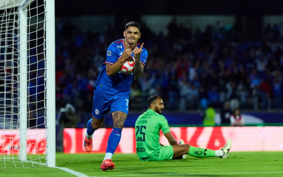 Gabriel Fernández, delantero de Cruz Azul