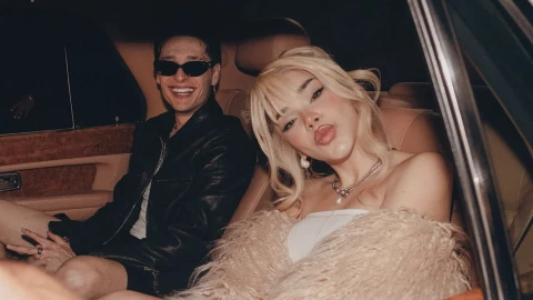 Pistas que confirmarían el romance entre Peso Pluma y Kenia Os.png