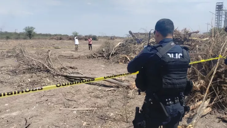 Hallan cuerpo de un hombre semienterrado en Alto Bachigualato