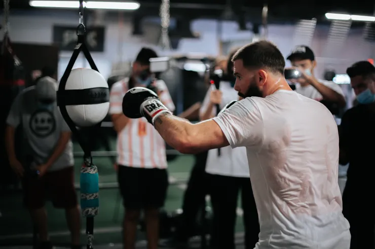 Caleb Plant entrenamiento pelea Canelo Álvarez