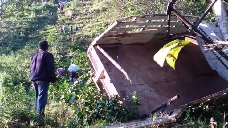 Vuelca camión con votantes para Revocación de Mandato; hay 3 muertos