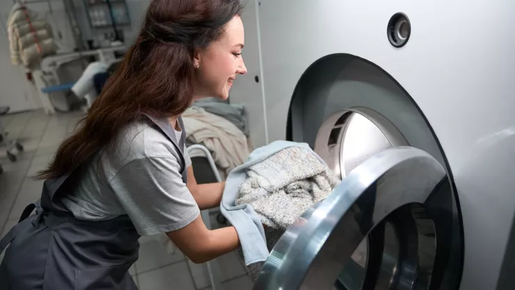 Truco para eliminar la pelusa de la lavadora y dejarla como nueva