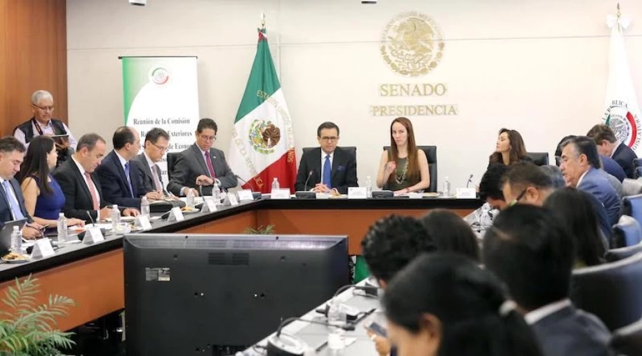 Reunión con senadores.