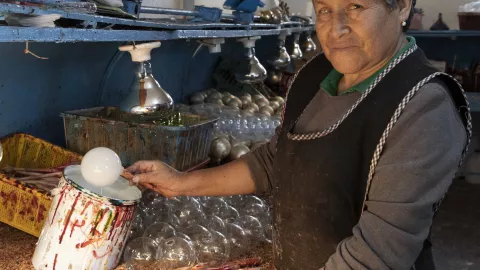 Verónica prepara esferas