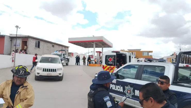 Bomberos atienden explosión en estación de gas; reportan personas con quemaduras