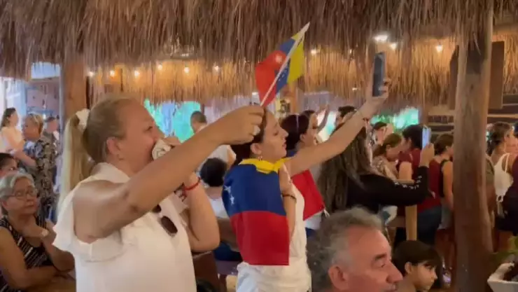 Elecciones Venezuela 2024_ Venezolanos se reúnen en Cancún y oran por la libertad de su país.jpg