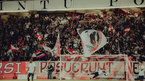 aficionados del ajaccio atacan a niño con cancer que apoyaba al rival