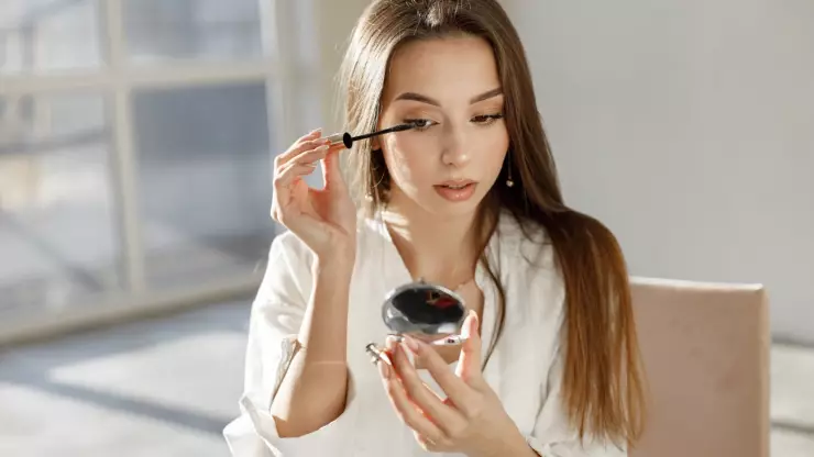 Este tip express con la máscara de pestañas transforma tus ojos en segundos.