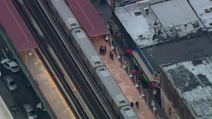 Mexicano muere en metro de Nueva York por una bala perdida