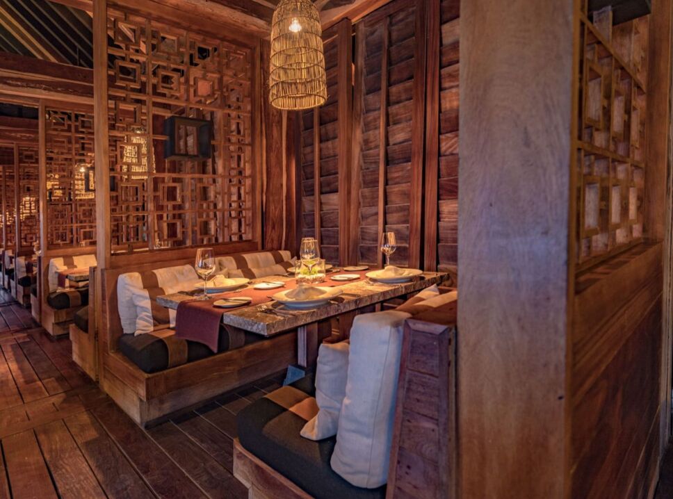 interior del restaurante la punta en nizuc