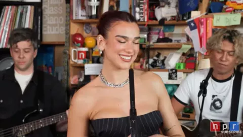 Dua Lipa en Tiny Desk
