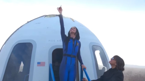 Katy Perry se convierte en la primera estrella pop en ir al espacio.